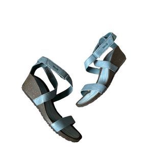 Teva Cabrillo Women's blue leather cross strap slingbacks sandal size US 9